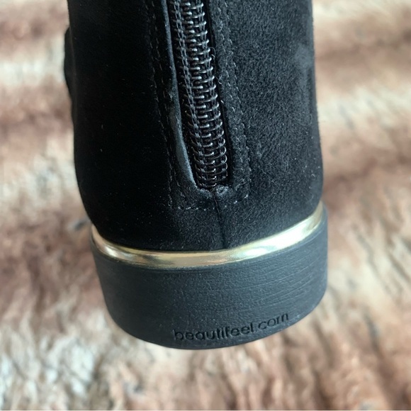 BeautifFeel Yuli Suede Gladiator Black Sandals - Picture 9 of 13